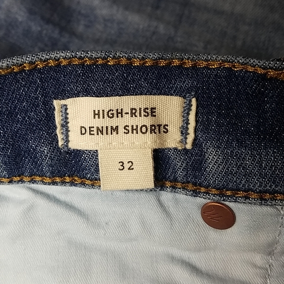 Madewell High-Rise Denim Shorts - Picture 4 of 8